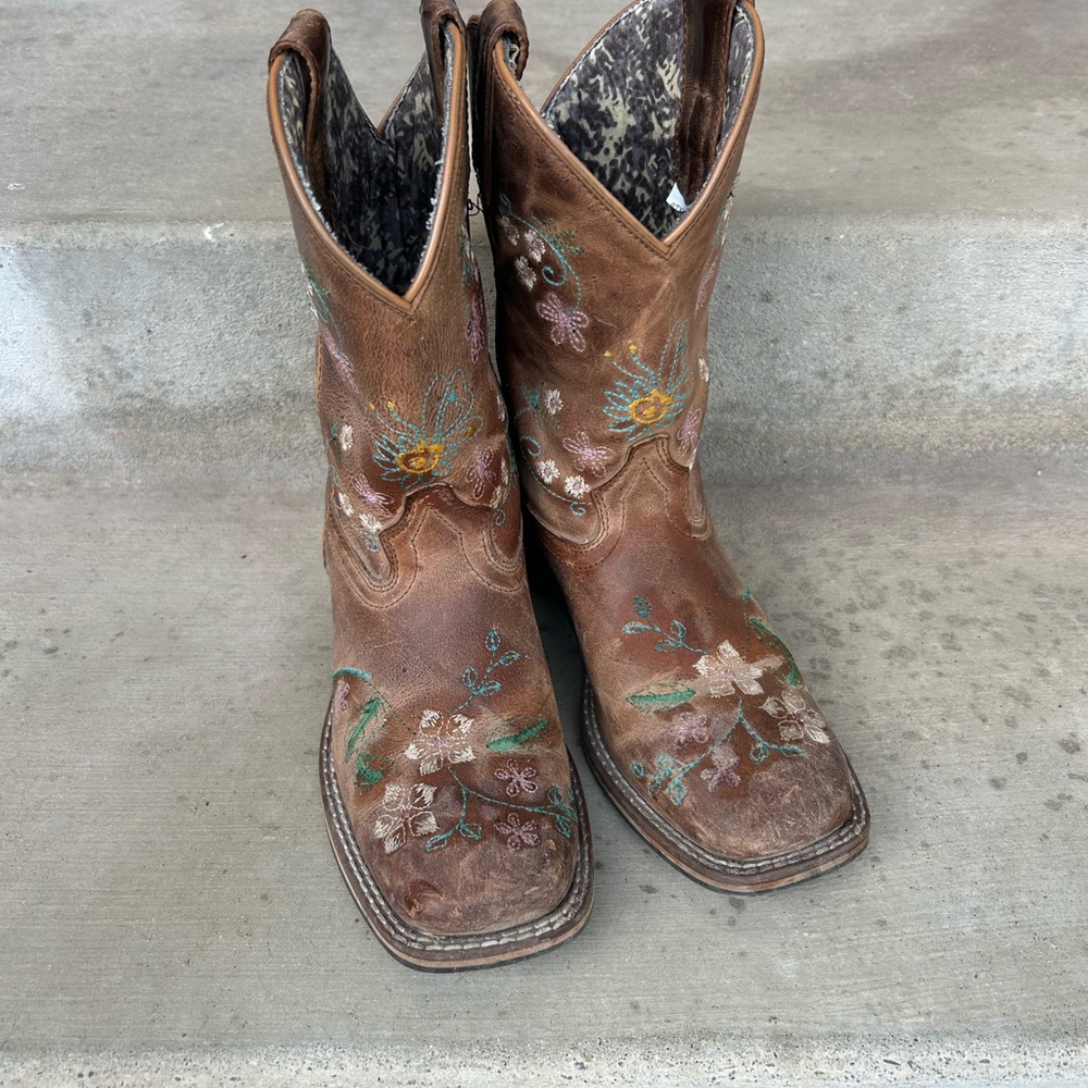 Kids Floral Embroidered Brown Boots